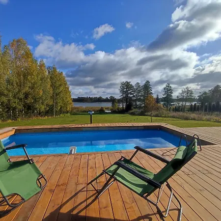 Nad Jeziorem Sunia بيت للعطل *