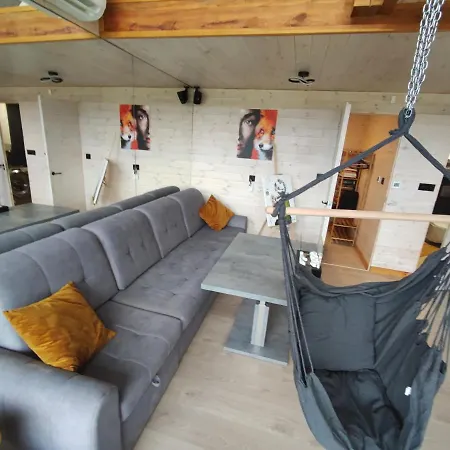 Nad Jeziorem Sunia بيت للعطل